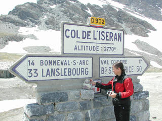 Mirjam bovenop de Col de l'Iseran