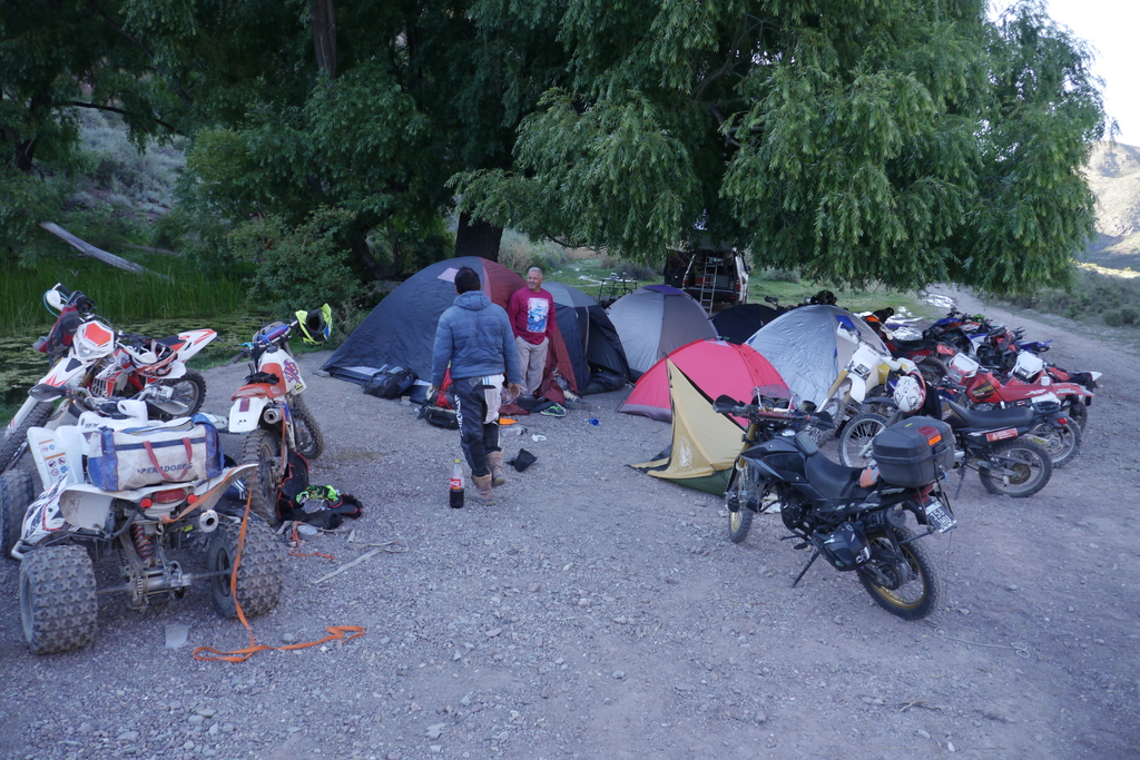 Logerende motorrijders